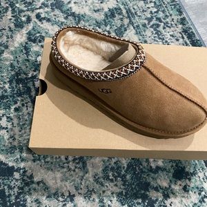 UGG Tasman slipper